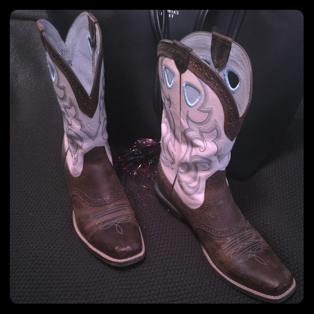 🌟🌟Ariat pointed square toe boots🌟🌟